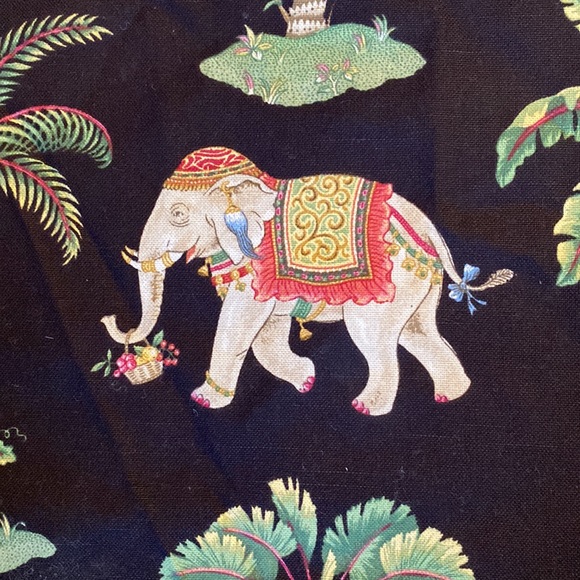 Custom Made Tablecloth 6ft round - Picture 3 of 8